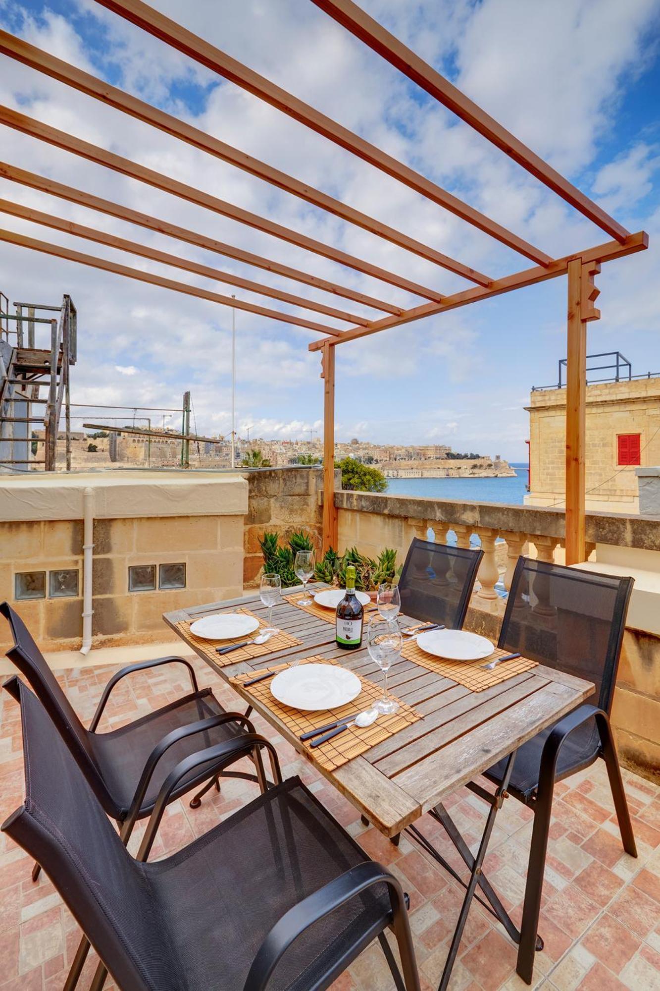 Traditional Maltese Townhouse, Roof Terrace And Views Senglea Eksteriør bilde